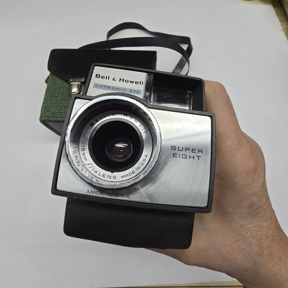 Bell & Howell Autoload Optronic Eye Super 8 Camera W/ Case * Untested Parts Only